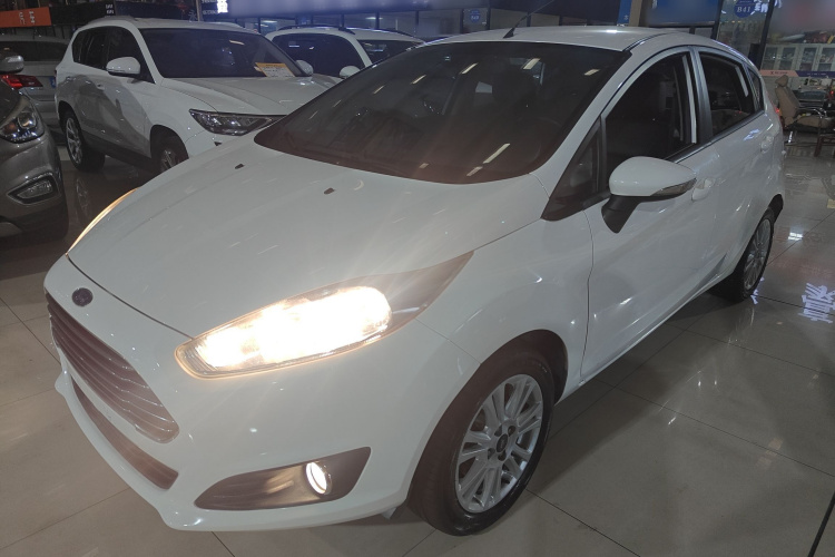 Ford Fiesta (Imported) 2016 immagine di auto #2