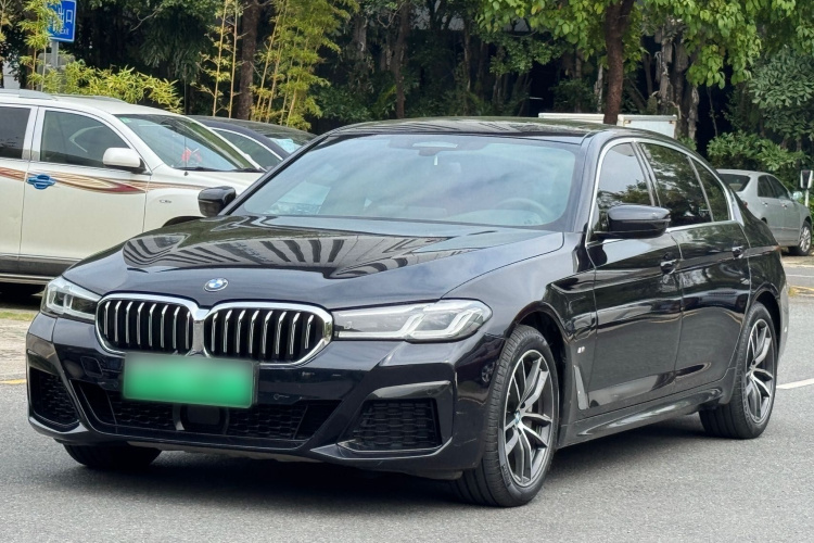 BMW M5 New Energy 2021 #2 BMW M5 New Energy 2021 car image #2