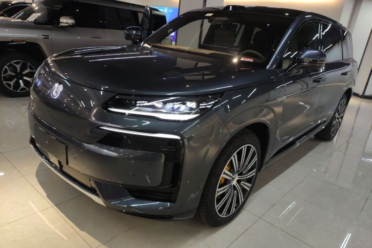 Denza N9 2025 car image #2