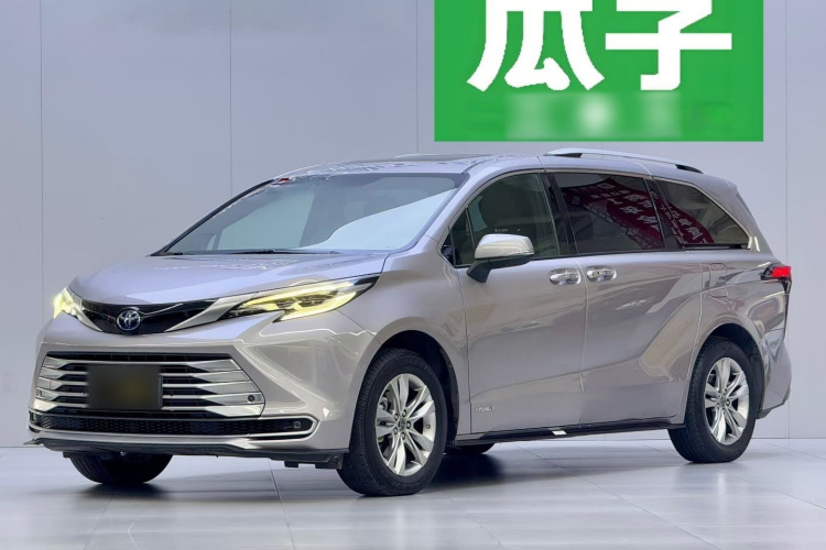 Toyota Sienna 2022 #2 Toyota Sienna 2022 car image #2