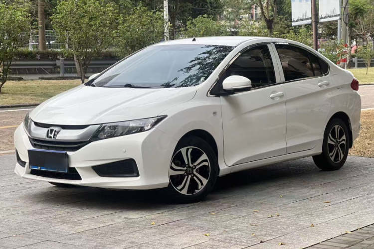 Honda City 2016 изображение автомобиля #2