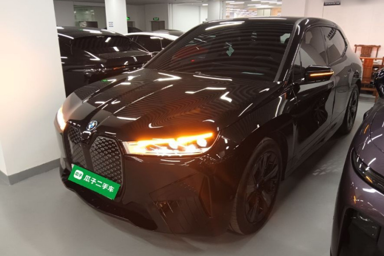 BMW i5 M60 2022 car image #2