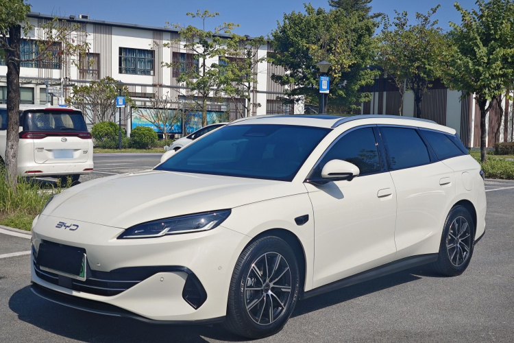 BYD Seal 06 DM-i 2025 immagine di auto #2