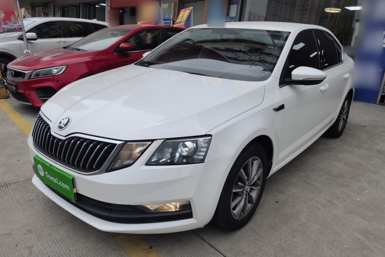 Skoda Octavia 2021 car image #2