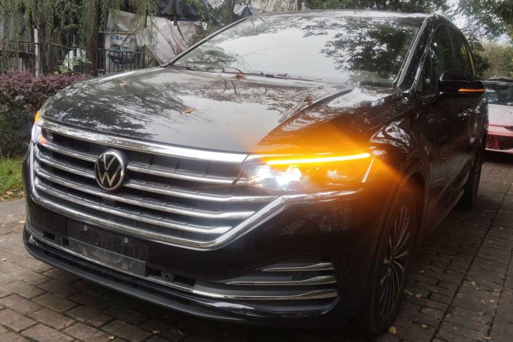 Volkswagen Viloran 2024 immagine di auto #2