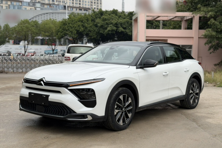 Citroen C5 X 2023 car image #2