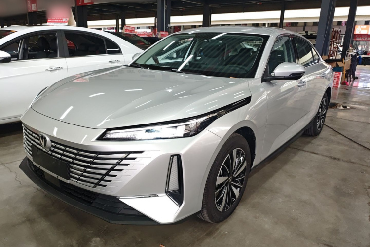 Changan EadoPHEV 2025 car image #2