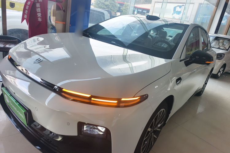 零跑汽车 零跑B01 2025 汽车图片 #2