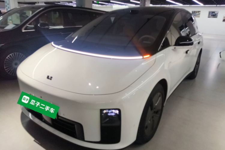 Li i8 2025 изображение автомобиля #2