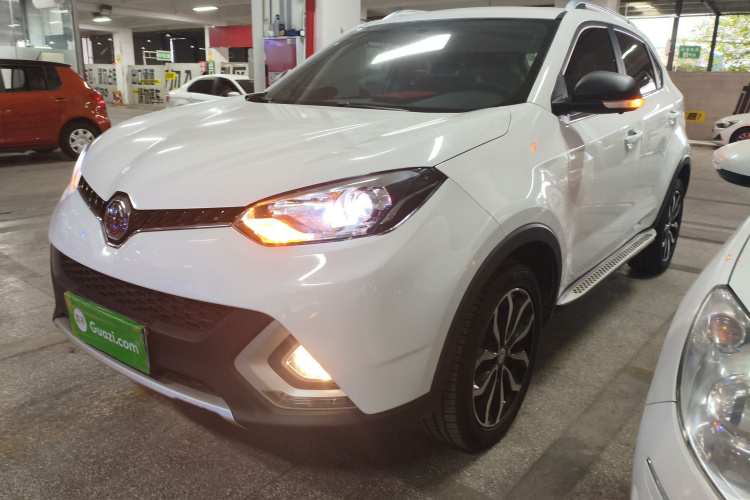 MG GS 2016 صورة سيارة #2