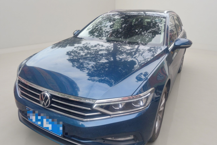 Volkswagen Passat Variant 2023 #2 Volkswagen Passat Variant 2023 immagine di auto #2