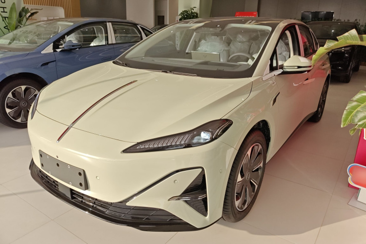 HongQi TianGong 05 2025 #2 HongQi TianGong 05 2025 car image #2