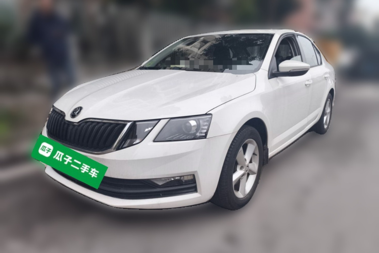 Skoda Octavia 2019 car image #2