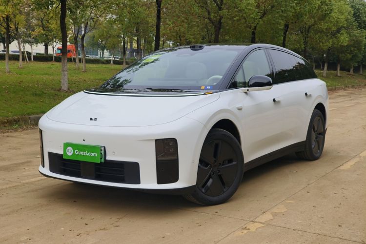 Li i6 2025 صورة سيارة #2