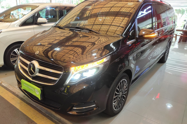 Mercedes-Benz V Class 2020 immagine di auto #2