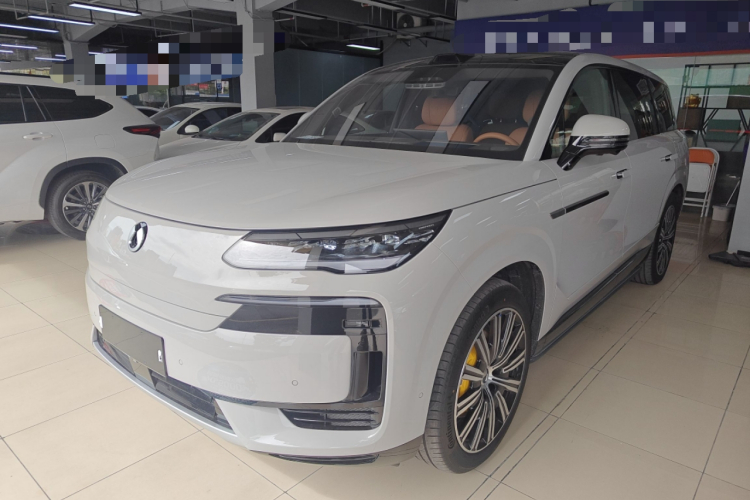 Denza N9 2025 car image #2