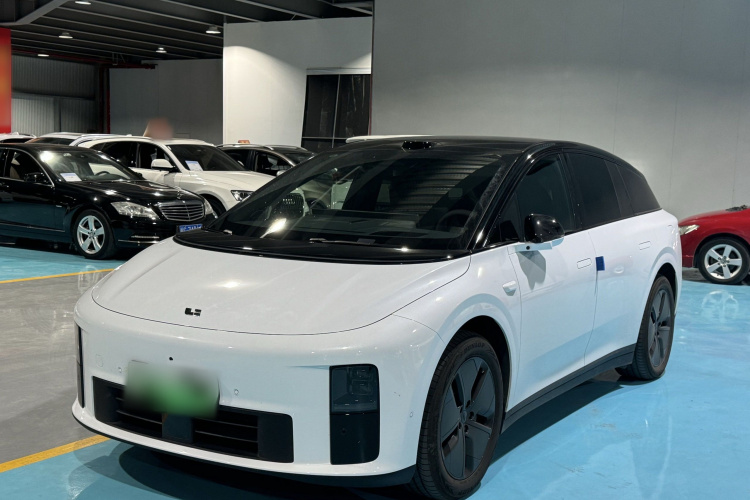 理想汽车 理想i6 2025 汽车图片 #2