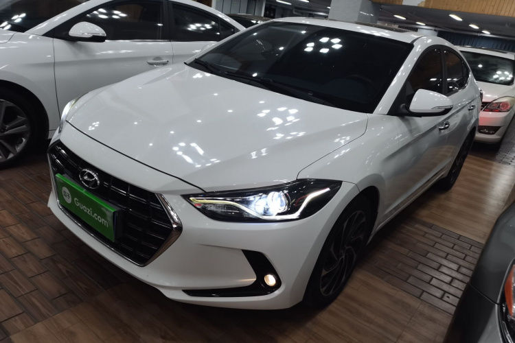 Hyundai Elantra AD 2019 car image #2