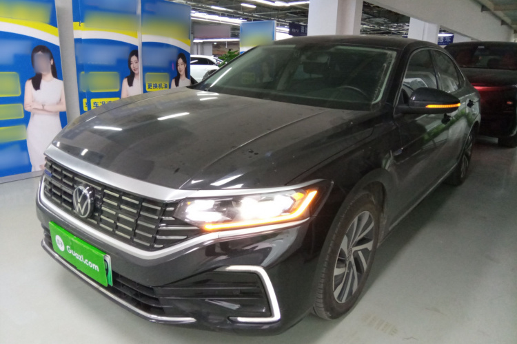 Volkswagen Passat New Energy 2023 immagine di auto #2