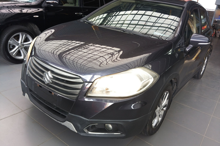 Suzuki S-Cross 2015 immagine di auto #2
