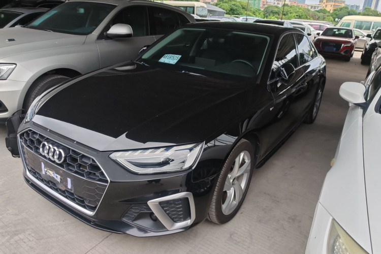 Audi A4 2021 immagine di auto #2