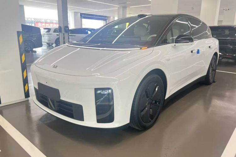 理想汽车 理想i6 汽车图片 #2