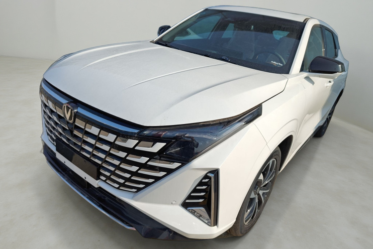 Changan UNI-Z 2025 car image #2