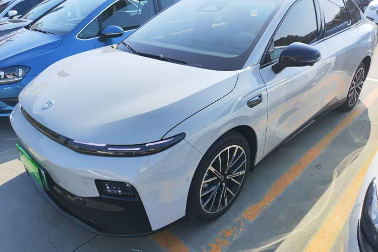 零跑汽车 零跑B01 2025 汽车图片 #2