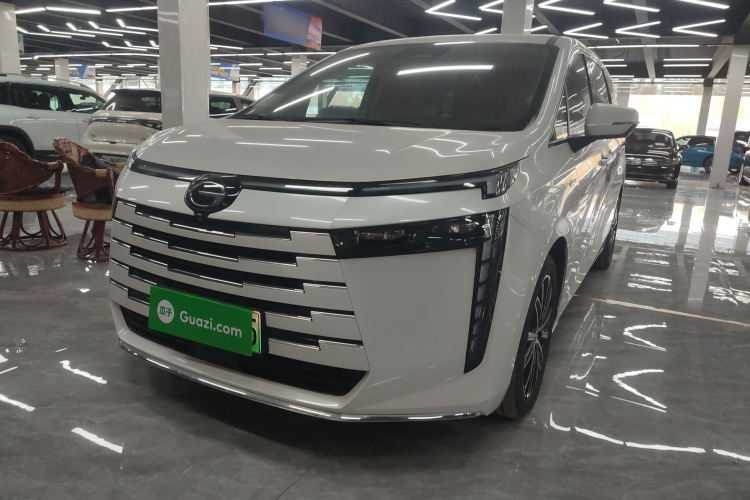 GAC Trumpchi E8 New Energy 2023 car image #2