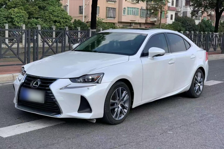 Toyota 2018 car image #2