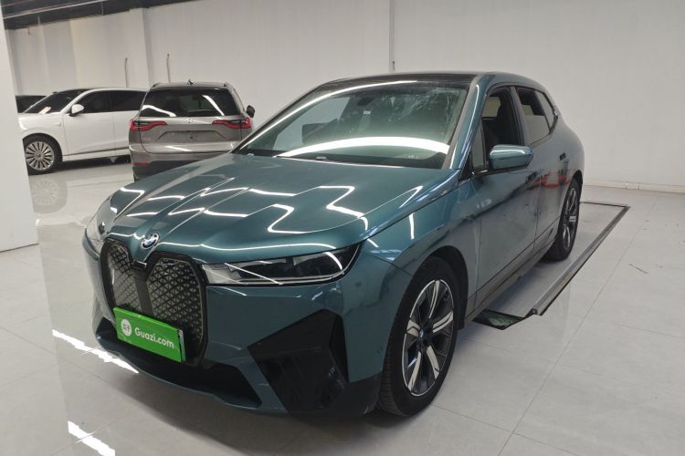 BMW iX 2023 immagine di auto #2