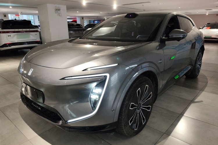 Avatr 07 2024 car image #2