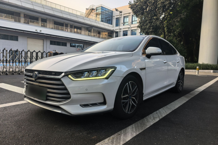 BYD Qin Pro New Energy 2018 immagine di auto #2