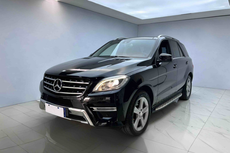 Mercedes-Benz M Class 2015 car image #2