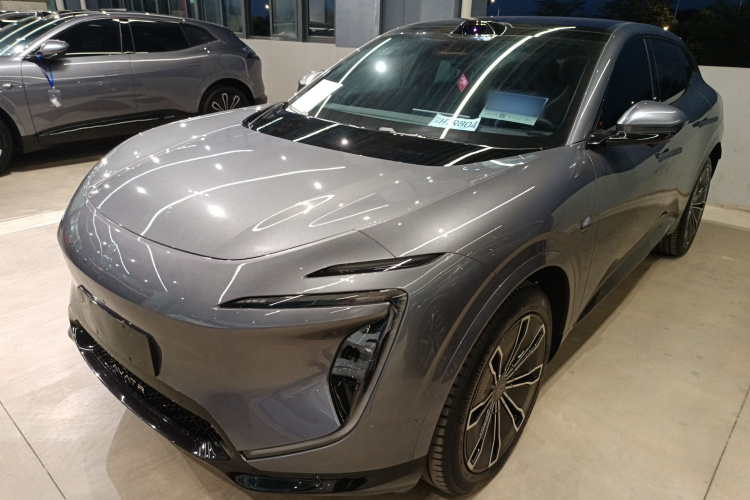 Avatr 07 2024 car image #2