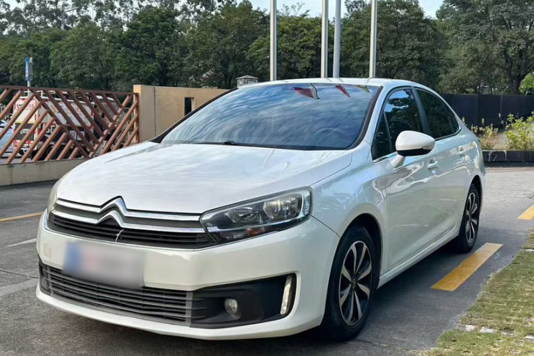 Citroen C4 C-Quatre 2018 car image #2