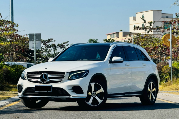 Mercedes-Benz GLC Class 2019 #2 Mercedes-Benz GLC Class 2019 car image #2