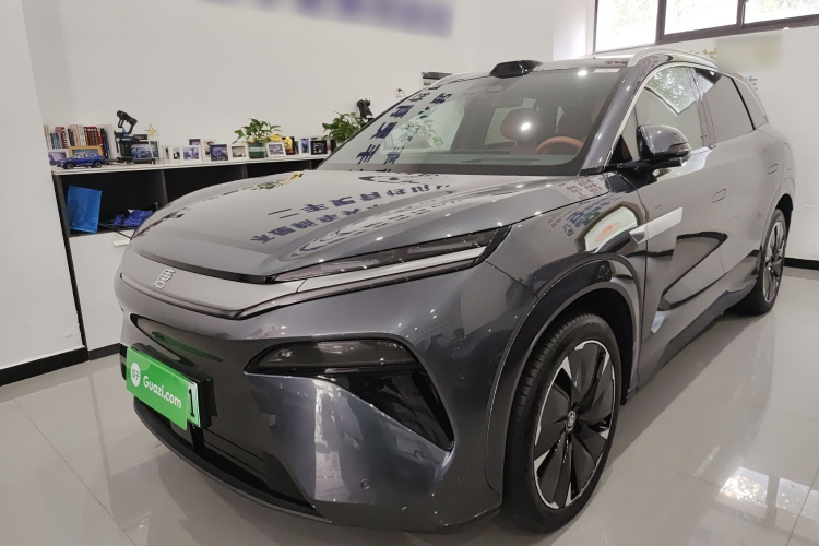 BYD Tang L 2025 صورة سيارة #2