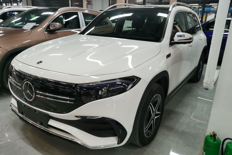 Mercedes-Benz EQB Class 2025 car image #2