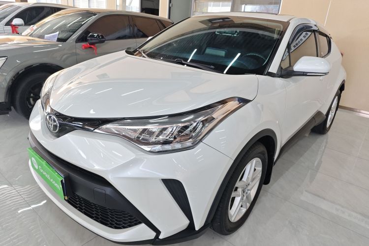 Toyota C-HR 2023 immagine di auto #2