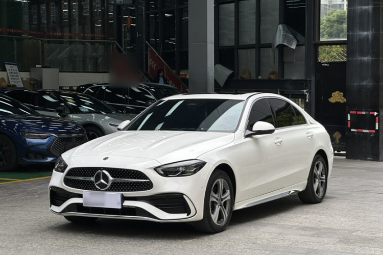 Mercedes-Benz C Class 2022 صورة سيارة #2