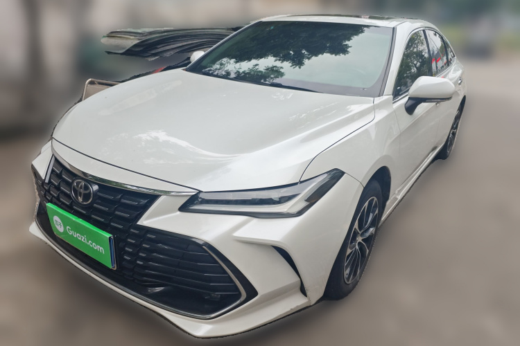 Toyota Avalon 2023 car image #2