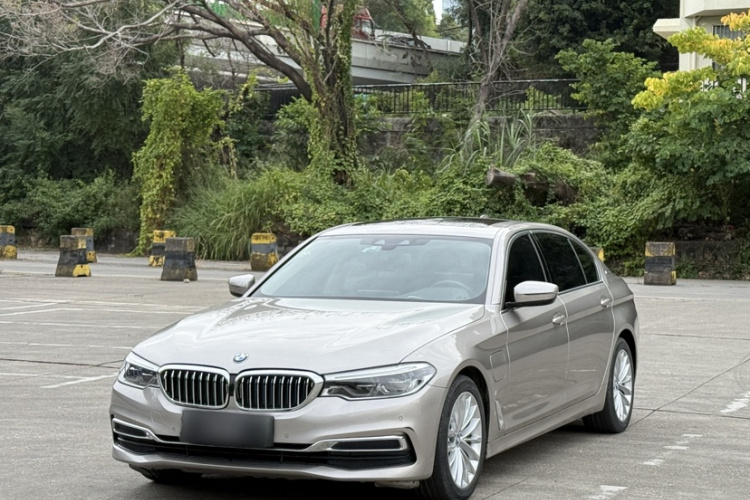 BMW 5 Series New Energy 2019 image de voiture #2