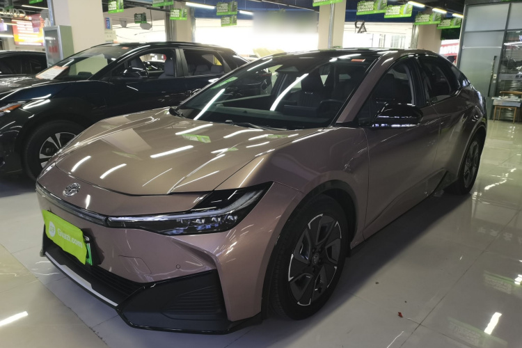 Toyota bZ3 2023 immagine di auto #2