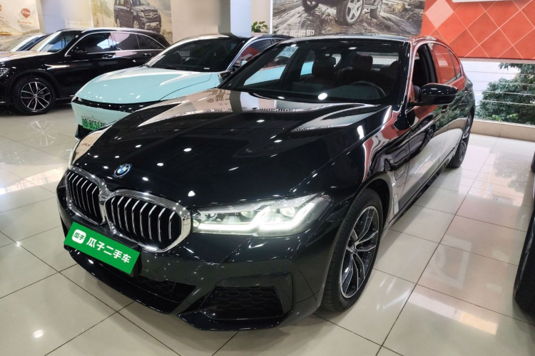 BMW 5 Series New Energy 2023 immagine di auto #2