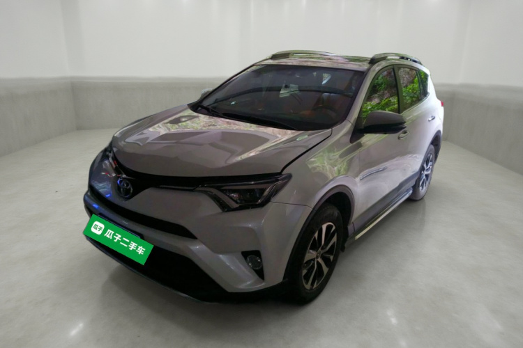 Toyota RAV4 2016 car image #2