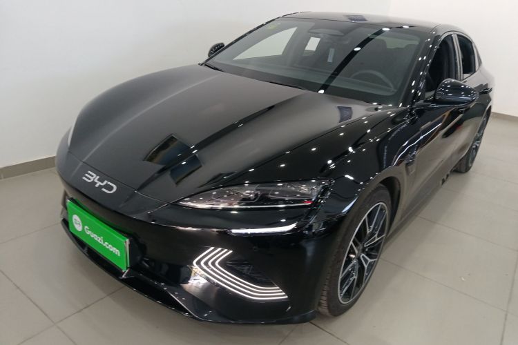 BYD Seal 2025 car image #2