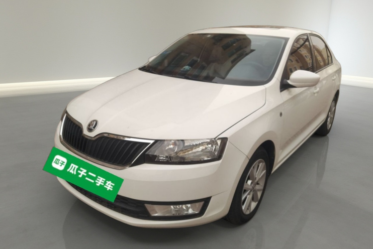 Skoda Rapid 2016 imagen de coche #2