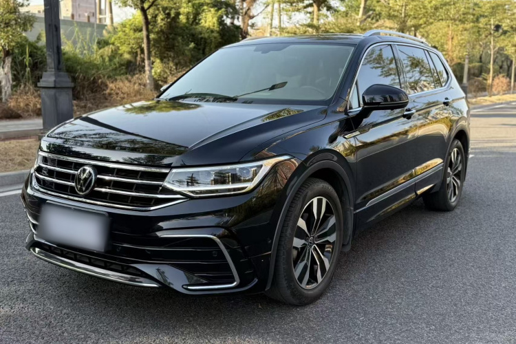 Volkswagen Tiguan L 2022 imagen de coche #2