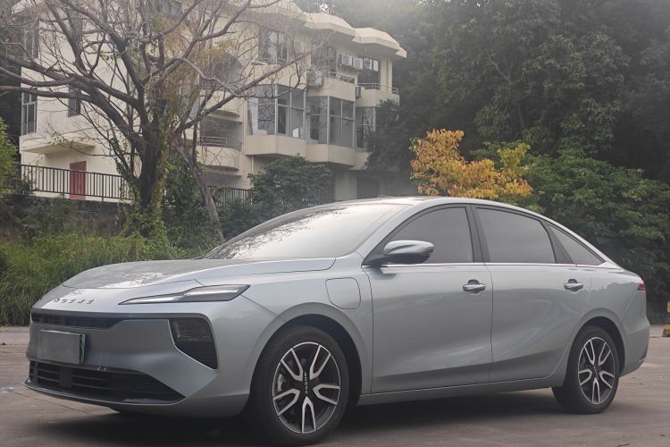 Roewe D6 2025 car image #2